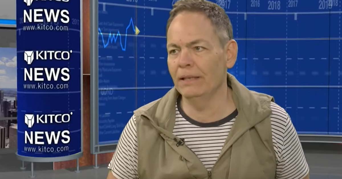 Max Keiser: Bitcoin Will Outperform Everything Including Warren Buffett